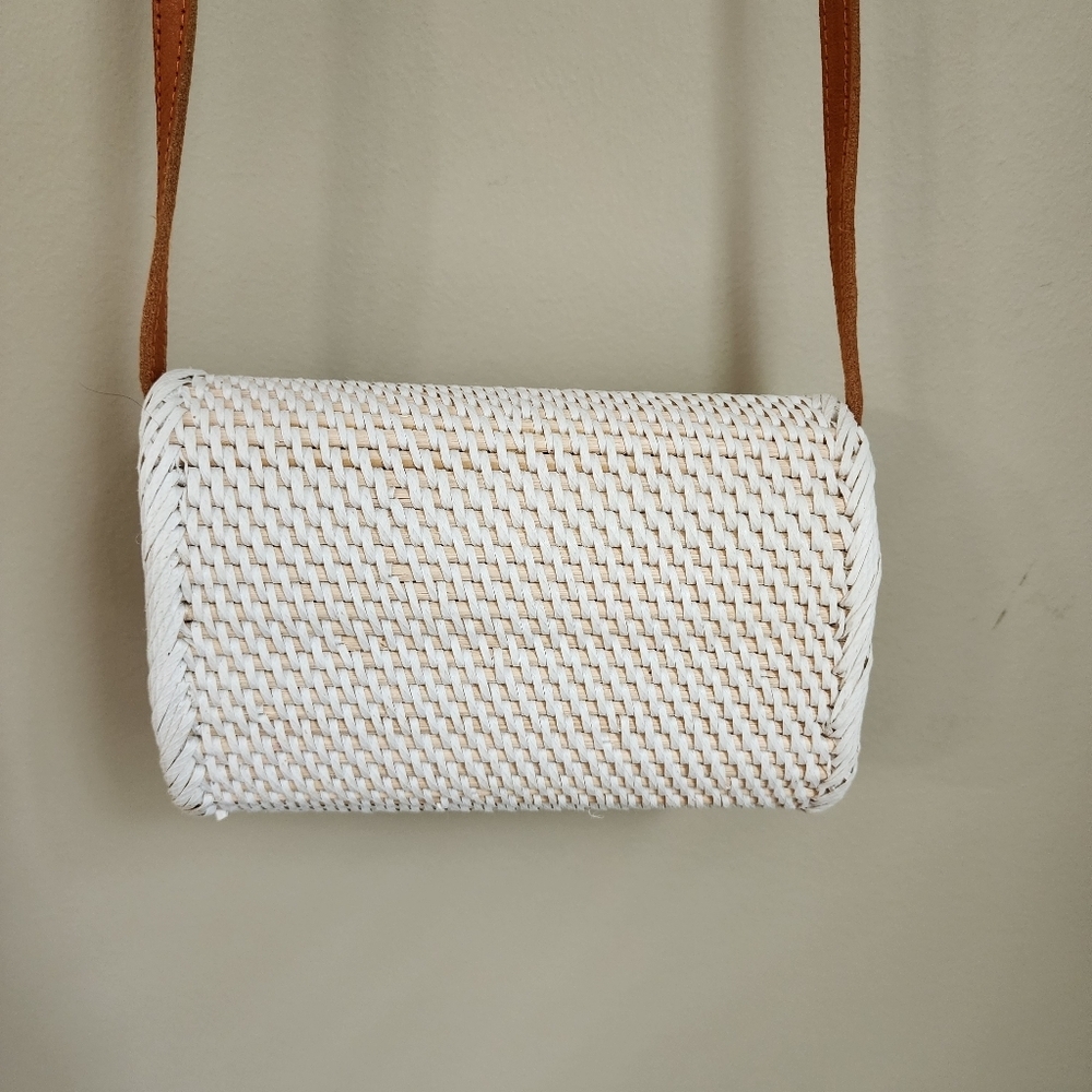 Rattan Bag HandWoven Ratton Tan and White Bag - Picture 8 of 10